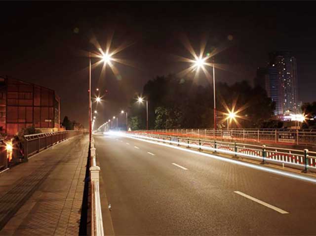 Device selection of urban road lighting design standards